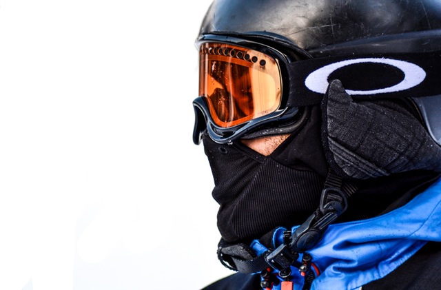 skiing man